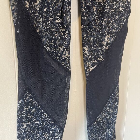 Athleta Leggings Womens Small Blue Sandstone Salutation Tight 7/8 Mesh Floral - Picture 9 of 16